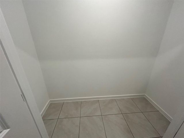 7811 Jade Crest Drive, Angleton, TX 77515