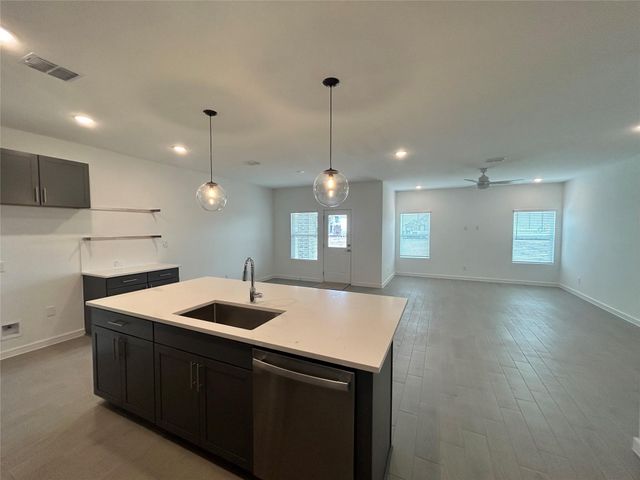 7811 Jade Crest Drive, Angleton, TX 77515