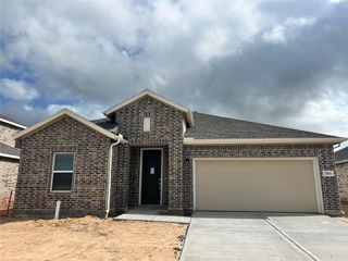 7811 Jade Crest Drive, Angleton, TX 77515