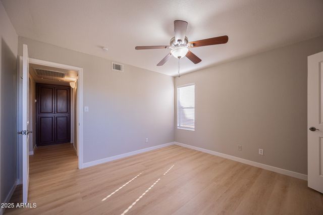 1880 E MORTEN Avenue 206, Phoenix, AZ 85020