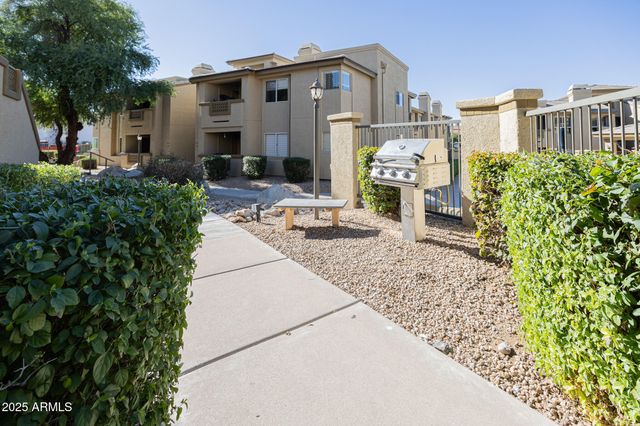 1880 E MORTEN Avenue 206, Phoenix, AZ 85020