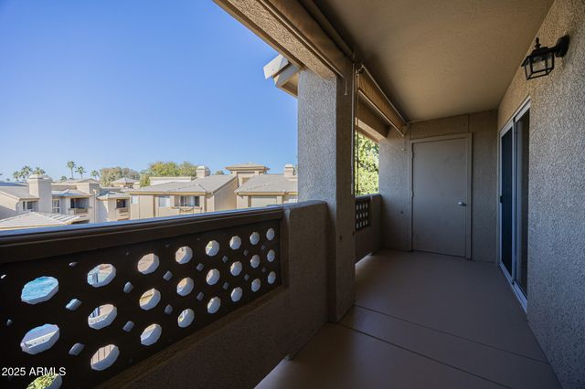 1880 E MORTEN Avenue 206, Phoenix, AZ 85020