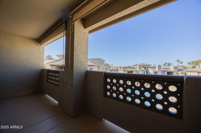 1880 E MORTEN Avenue 206, Phoenix, AZ 85020