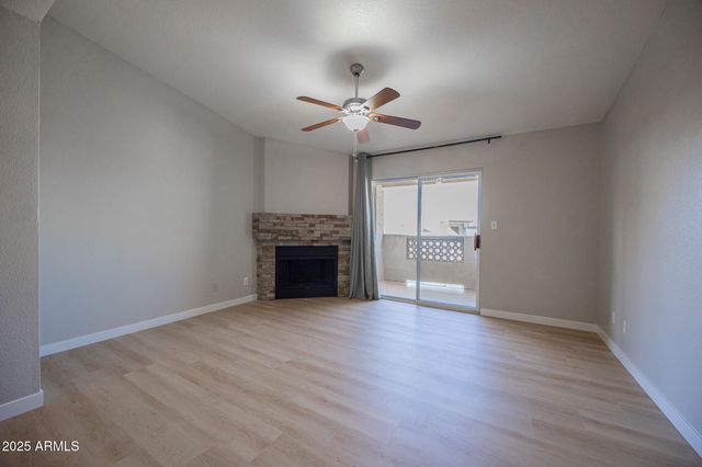 1880 E MORTEN Avenue 206, Phoenix, AZ 85020