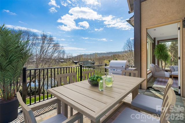 34 Foxbridge Way, Arden, NC 28704