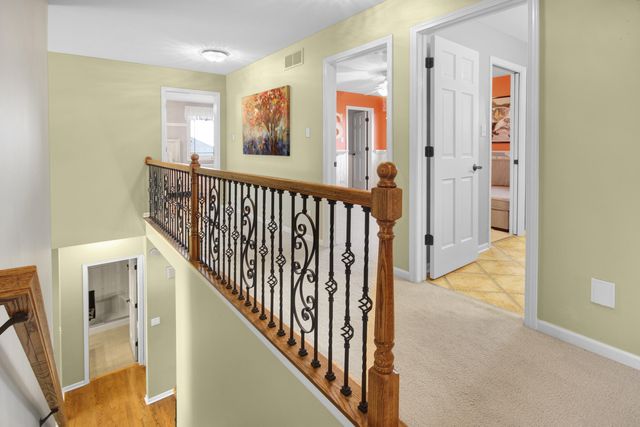 10363 Adler Cove, St. John, IN 46373