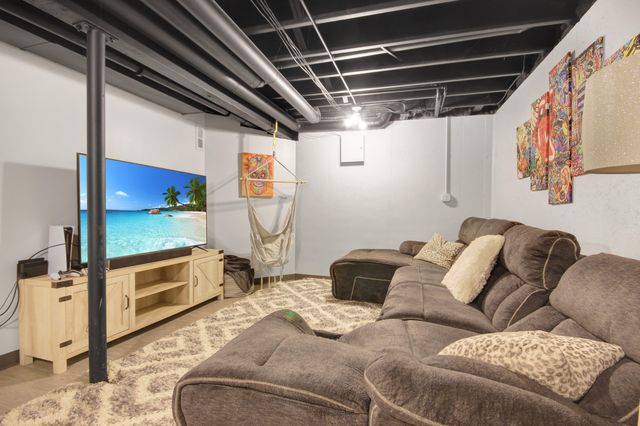 10363 Adler Cove, St. John, IN 46373