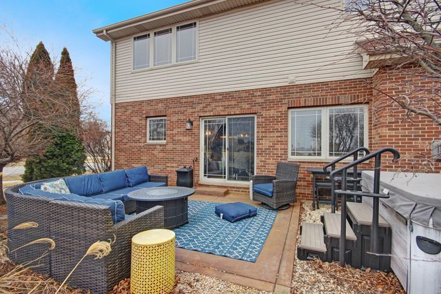 10363 Adler Cove, St. John, IN 46373