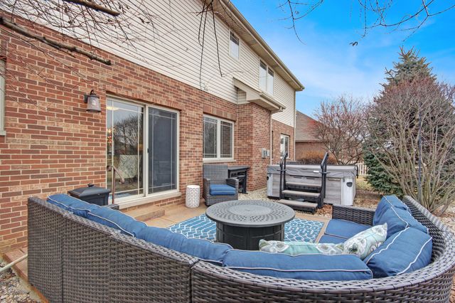 10363 Adler Cove, St. John, IN 46373