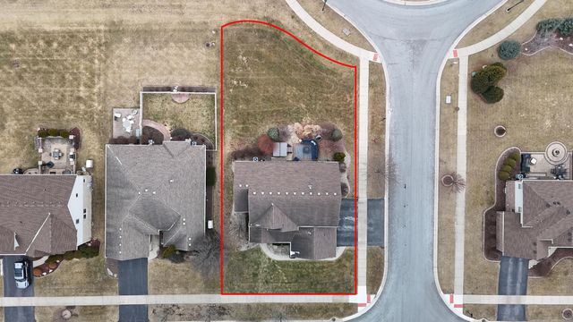 10363 Adler Cove, St. John, IN 46373