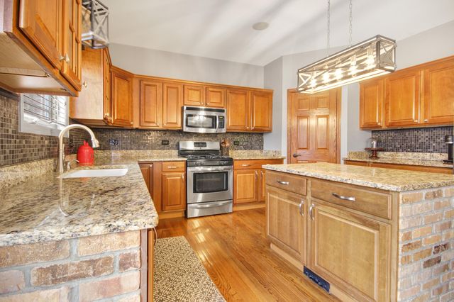 10363 Adler Cove, St. John, IN 46373