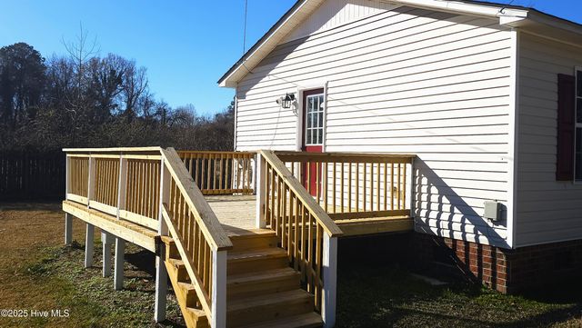 809 1st Street E, Ahoskie, NC 27910