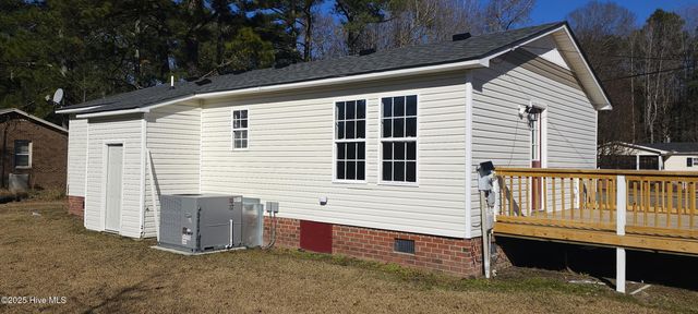 809 1st Street E, Ahoskie, NC 27910