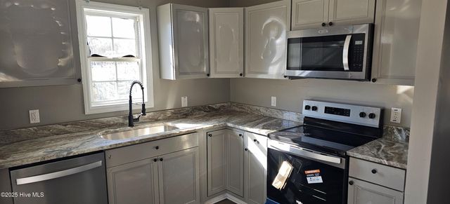 809 1st Street E, Ahoskie, NC 27910