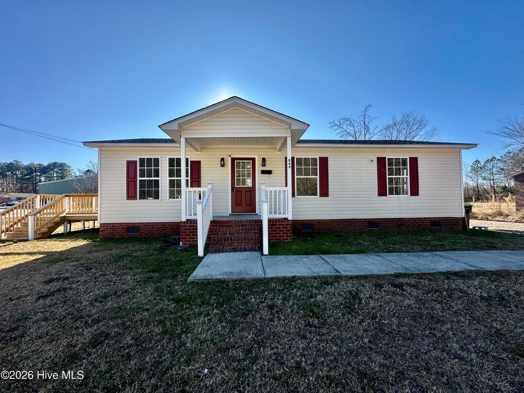 809 1st Street E, Ahoskie, NC 27910