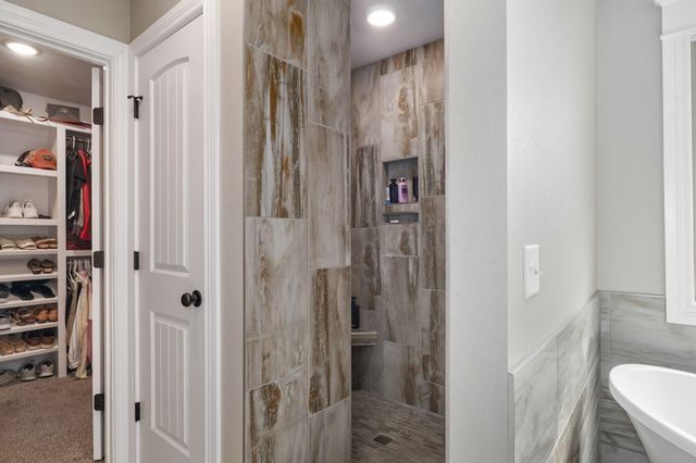 5330 E Wild Horse Drive, Springfield, MO 65802