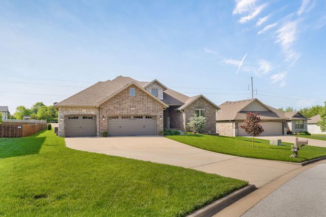 5330 E Wild Horse Drive, Springfield, MO 65802