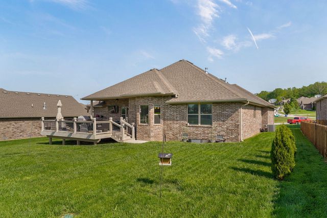 5330 E Wild Horse Drive, Springfield, MO 65802