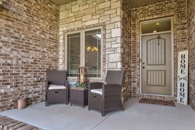 5330 E Wild Horse Drive, Springfield, MO 65802