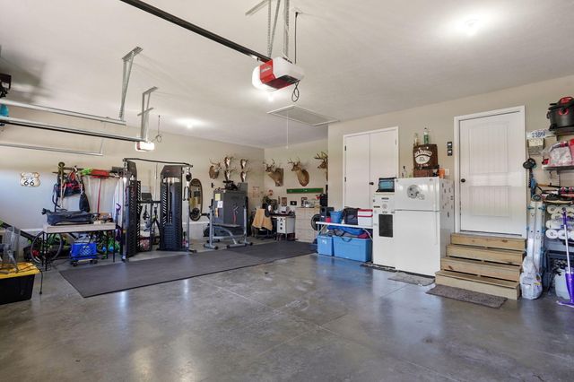 5330 E Wild Horse Drive, Springfield, MO 65802
