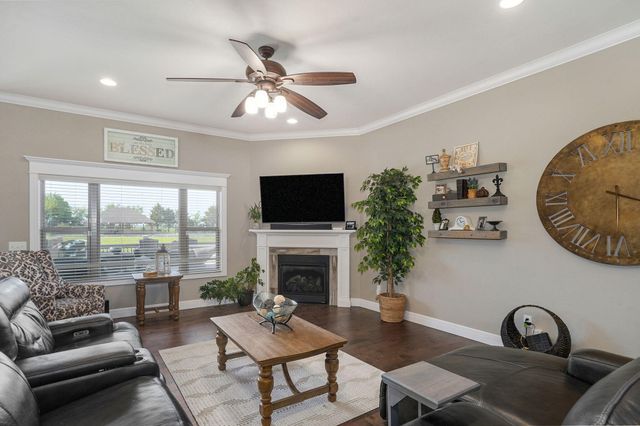 5330 E Wild Horse Drive, Springfield, MO 65802