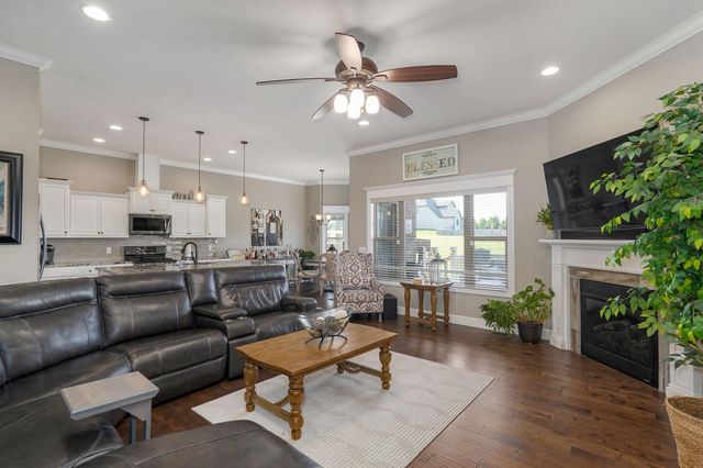 5330 E Wild Horse Drive, Springfield, MO 65802