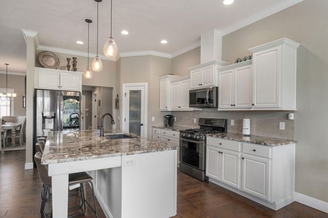 5330 E Wild Horse Drive, Springfield, MO 65802