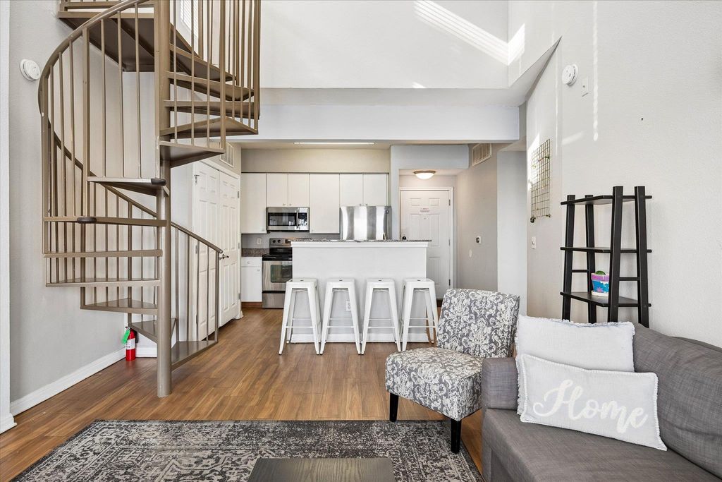 2502 Leon ST 506, Austin, TX 78705