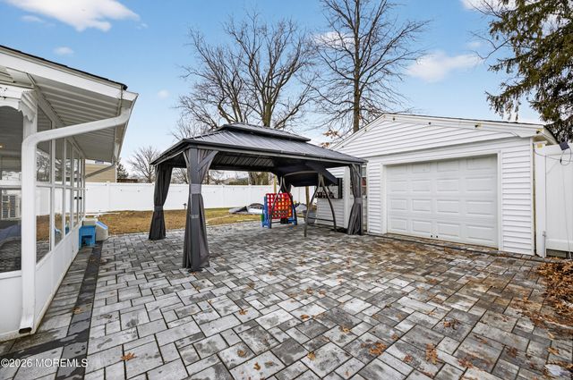 21 Anderson Street, Union Beach, NJ 07735