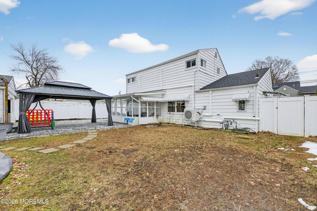 21 Anderson Street, Union Beach, NJ 07735