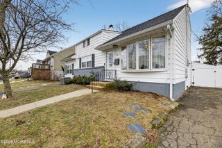 21 Anderson Street, Union Beach, NJ 07735