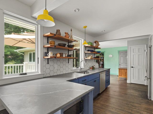 366 South Cove Road, Burlington, VT 05401