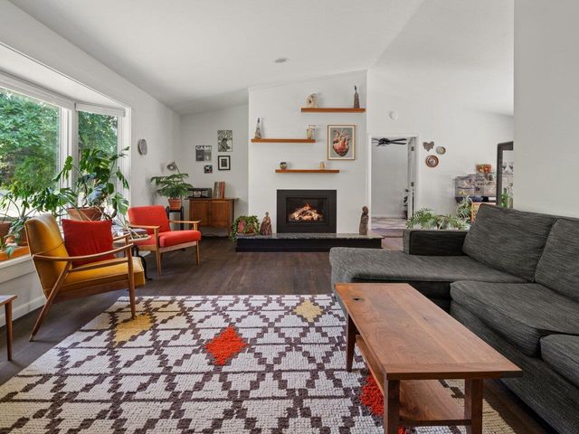366 South Cove Road, Burlington, VT 05401