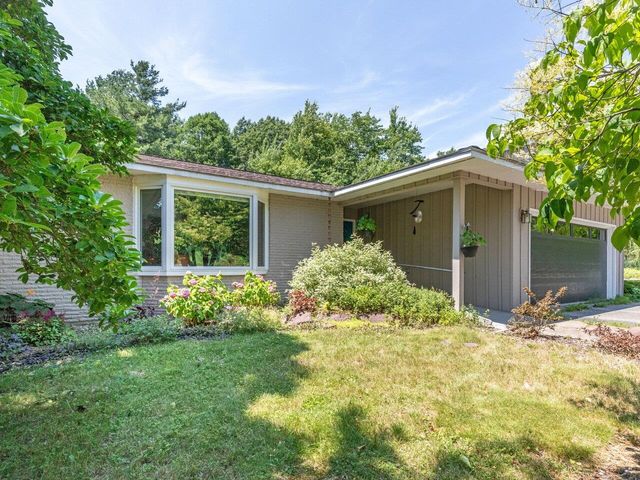 366 South Cove Road, Burlington, VT 05401
