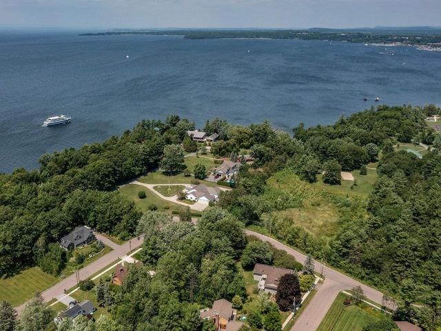 366 South Cove Road, Burlington, VT 05401