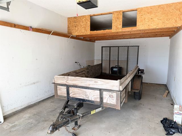 1504 N 9th Avenue Place E, Newton, IA 50208