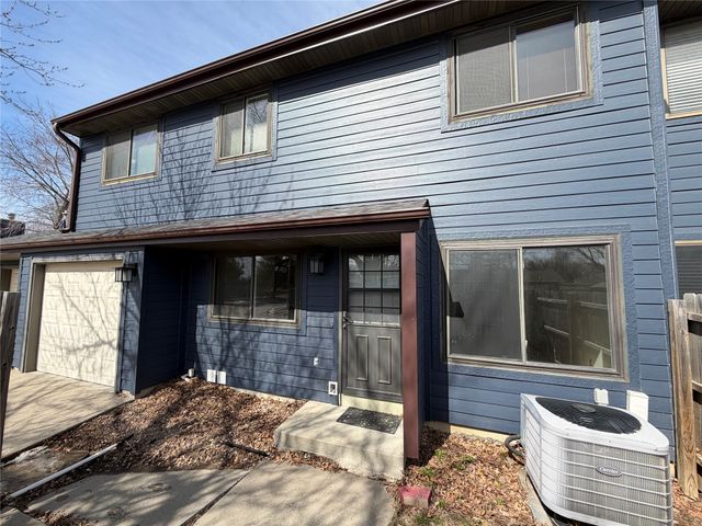 1504 N 9th Avenue Place E, Newton, IA 50208