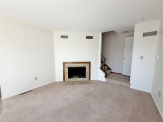 1504 N 9th Avenue Place E, Newton, IA 50208