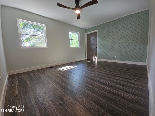 924 Lester Rd, Knoxville, TN 37920