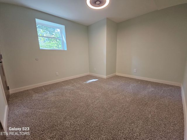 924 Lester Rd, Knoxville, TN 37920