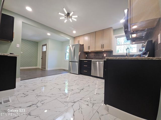 924 Lester Rd, Knoxville, TN 37920