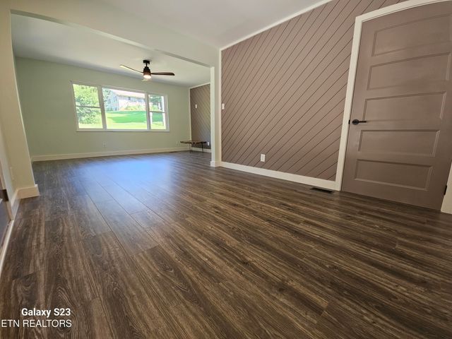 924 Lester Rd, Knoxville, TN 37920