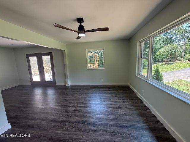 924 Lester Rd, Knoxville, TN 37920
