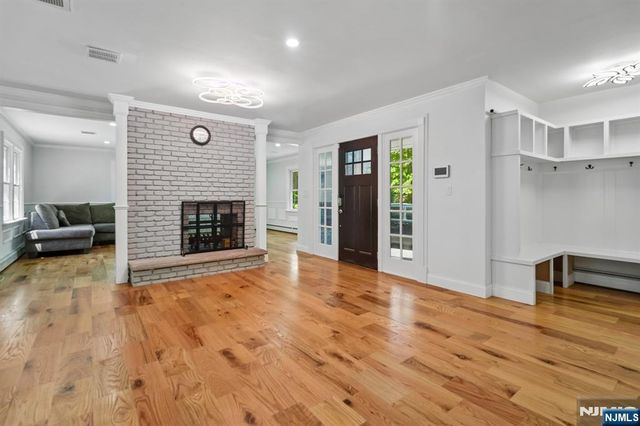 72 Sparrowbush Road, Upper Saddle River, NJ 07458