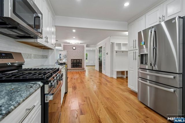 72 Sparrowbush Road, Upper Saddle River, NJ 07458