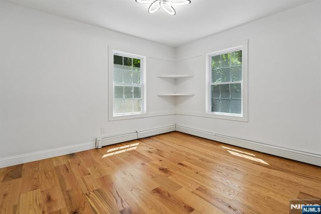 72 Sparrowbush Road, Upper Saddle River, NJ 07458