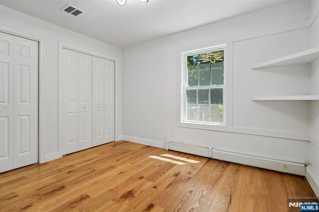 72 Sparrowbush Road, Upper Saddle River, NJ 07458