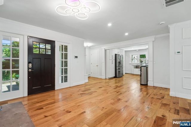 72 Sparrowbush Road, Upper Saddle River, NJ 07458