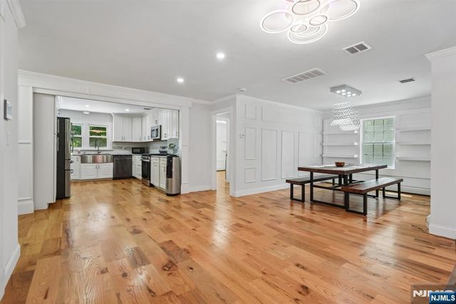 72 Sparrowbush Road, Upper Saddle River, NJ 07458