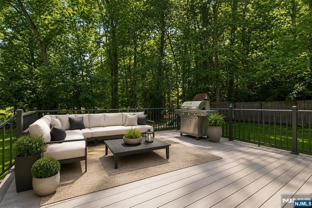 72 Sparrowbush Road, Upper Saddle River, NJ 07458